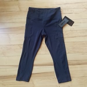 90 Degree Hi Waist Capri Leggings with pockets